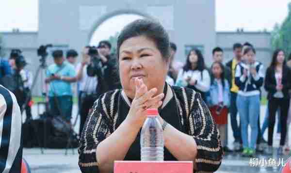 导演请她来演个富婆，她却意外成为所有男人心中的“噩梦”！-第8张图片-九妖电影