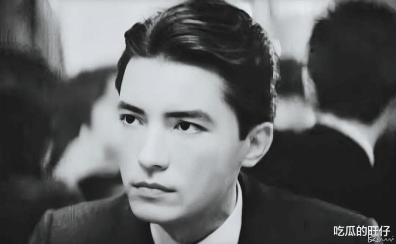 尊龙：出身贫寒却一身贵气，无儿无女孑然一身，现今70岁挺着大肚腩-第14张图片-九妖电影