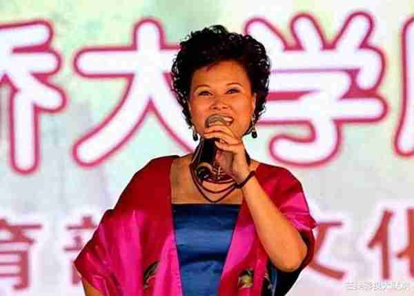 她24岁一唱成名，48岁丈夫入狱不抛弃，患癌后丈夫用全部身家医治-第34张图片-九妖电影