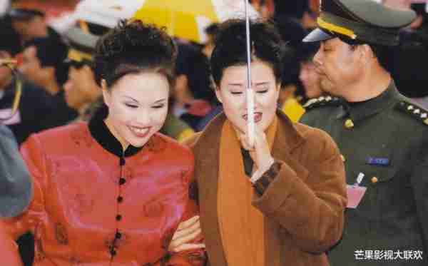 她24岁一唱成名，48岁丈夫入狱不抛弃，患癌后丈夫用全部身家医治-第36张图片-九妖电影