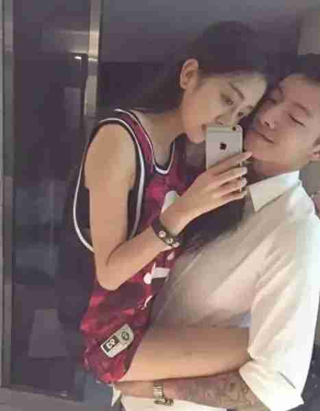 小杨哥电音节行为引争议，与卓仕林亲密互动被疑婚变，小杨嫂回应-第6张图片-九妖电影