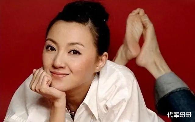 她5次上央视春晚，却遭同行抹黑“潜规则”上位，如今怎样了？-第5张图片-九妖电影