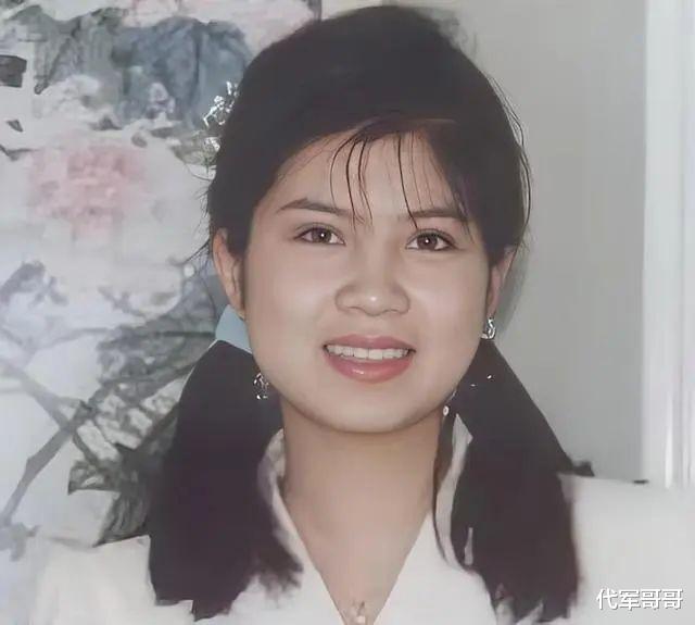 她9次上春晚，被老外男友“骗财骗色”，嫁小13岁丈夫，如今怎样了-第3张图片-九妖电影