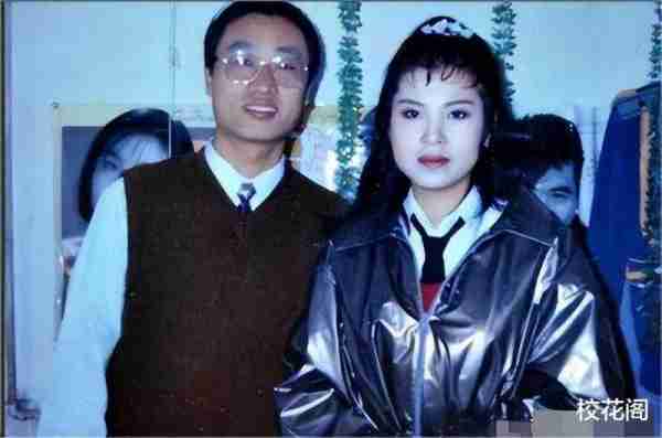 她9次上春晚，被老外骗走3千万，40岁嫁小13岁男友，如今怎样-第7张图片-九妖电影