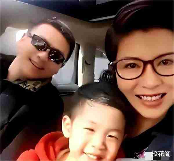 她9次上春晚，被老外骗走3千万，40岁嫁小13岁男友，如今怎样-第24张图片-九妖电影