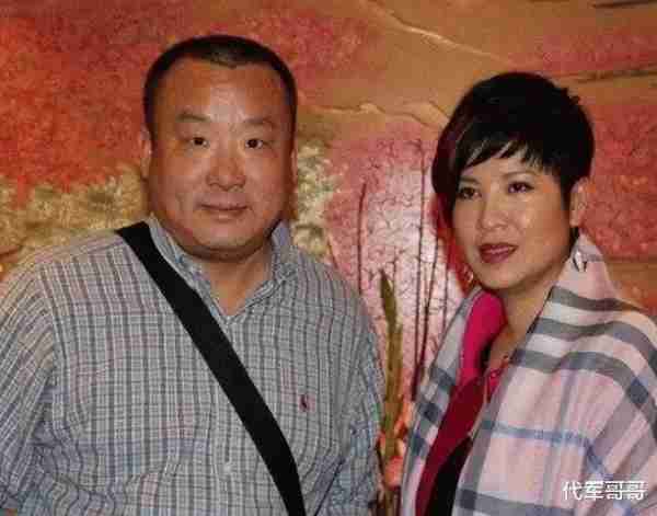 她9次登上春晚，被老外骗走3千万，40岁嫁小13岁男友，如今怎样-第3张图片-九妖电影