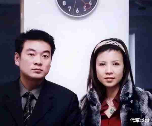 她9次登上春晚，被老外骗走3千万，40岁嫁小13岁男友，如今怎样-第14张图片-九妖电影