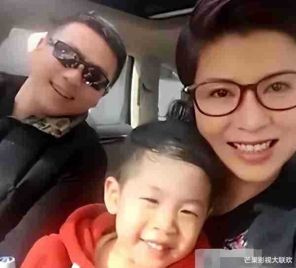 她9次登上春晚，被老外骗走3千万，40岁嫁小13岁男友，如今怎样_1-第57张图片-九妖电影