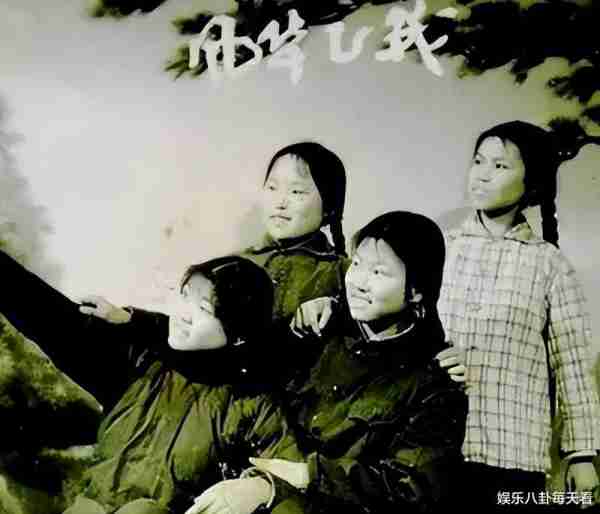 她因一首歌走红，多次上春晚，丈夫入狱后出场费5万降到2千，55岁病逝-第2张图片-九妖电影