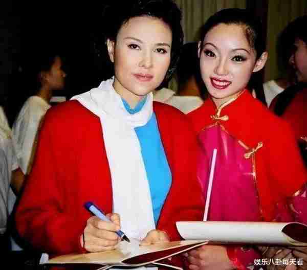 她因一首歌走红，多次上春晚，丈夫入狱后出场费5万降到2千，55岁病逝-第4张图片-九妖电影