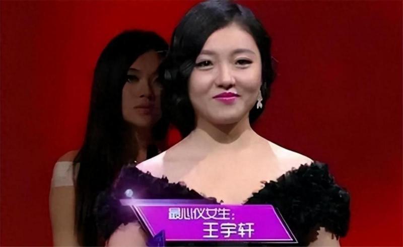 她在“非诚勿扰”上站五年，爆灯无数却不牵手，最终被孟非赶下台-第11张图片-九妖电影