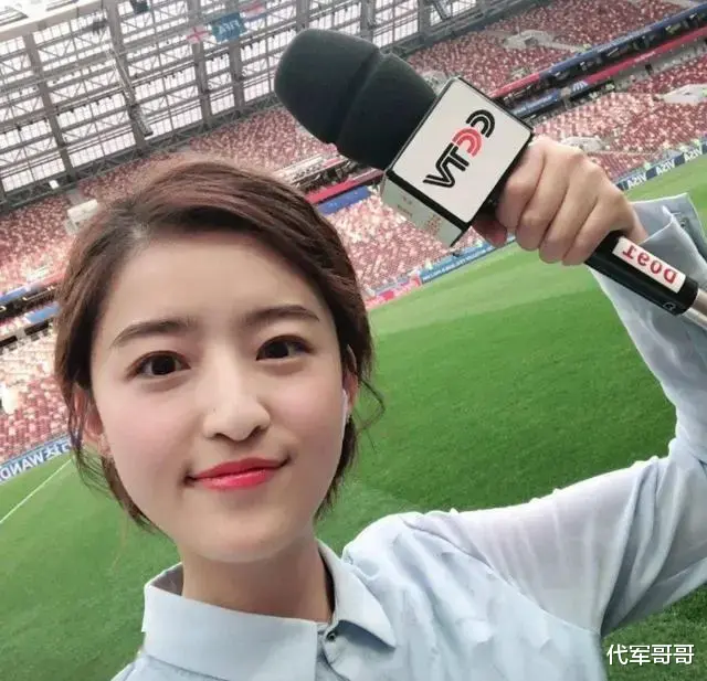 她是“央视耻辱”，因睡懒觉被除名，如今成为百万网红，敛财无数-第4张图片-九妖电影