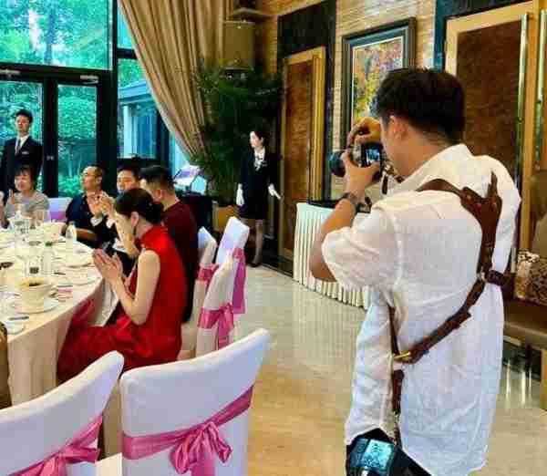 黄海波办婚礼8岁儿子罕露正脸！黄磊婚宴现场致词，赵宝刚也来了-第5张图片-九妖电影