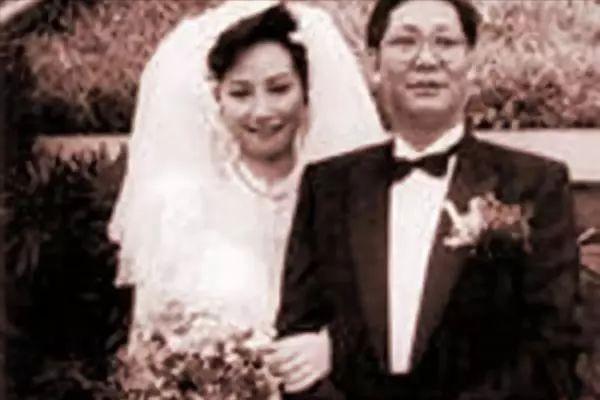 她宁可离婚也绝不更改中国籍，春晚曾为她破例，今74岁仍孤身一人-第26张图片-九妖电影