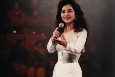 她宁可离婚也绝不更改中国籍，春晚曾为她破例，今74岁仍孤身一人-第34张图片-九妖电影