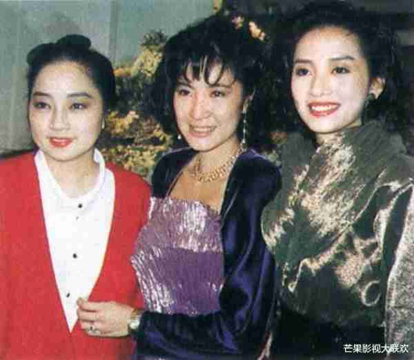 她宁愿离婚也不愿改变中国国籍，春晚为她破例，74岁仍单身-第11张图片-九妖电影