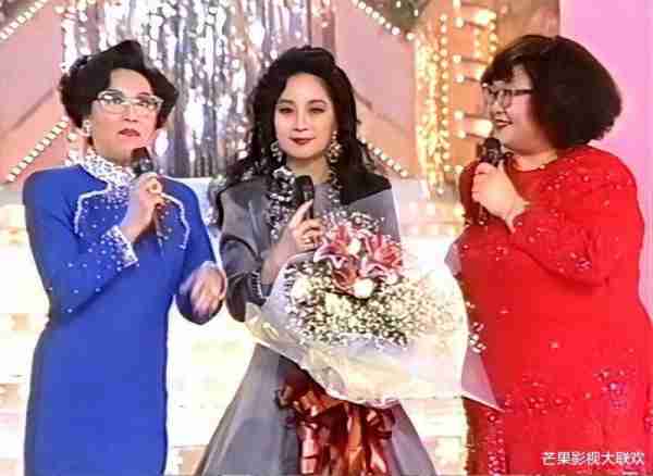 她宁愿离婚也不愿改变中国国籍，春晚为她破例，74岁仍单身-第21张图片-九妖电影