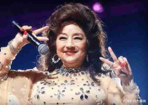 她宁愿离婚也不愿改变中国国籍，春晚为她破例，74岁仍单身-第23张图片-九妖电影