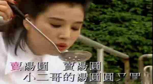 她宁愿离婚也不愿改变中国国籍，春晚为她破例，74岁仍单身_2-第34张图片-九妖电影