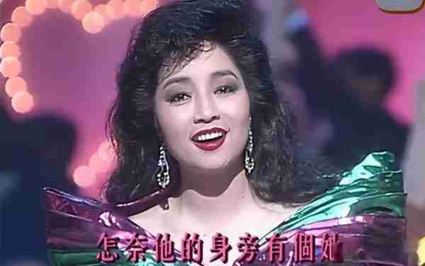 她宁愿离婚也不愿改变中国国籍，春晚为她破例，74岁仍单身_2-第40张图片-九妖电影