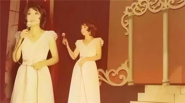 她宁愿离婚也不愿改变中国国籍，春晚为她破例，74岁仍单身_3-第8张图片-九妖电影