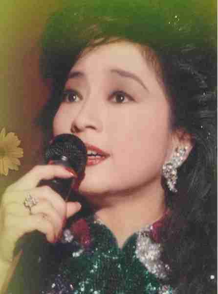 她宁愿离婚也不愿改变中国国籍，春晚为她破例，74岁仍单身_3-第25张图片-九妖电影