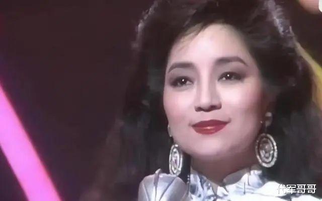 她宁愿离婚也不愿改变中国国籍，春晚为她破例，如今74岁仍单身-第17张图片-九妖电影