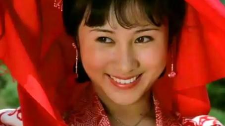 她早就不是中国籍了？屡次登上春晚走红，当初嫁给洋老公遭嫌弃_2-第24张图片-九妖电影
