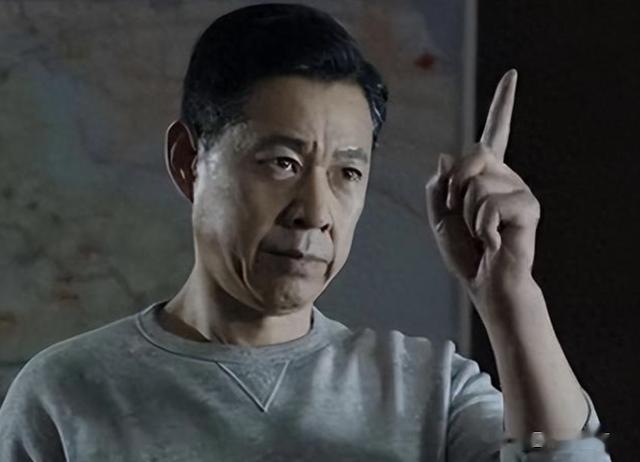张丰毅健身画面曝光,68岁头发花白身材挺拔,肌肉太发达了!-第3张图片-九妖电影 张丰毅健身画面曝光,68岁头发花白身材挺拔,肌肉太发达了!-第3张图片-九妖电影