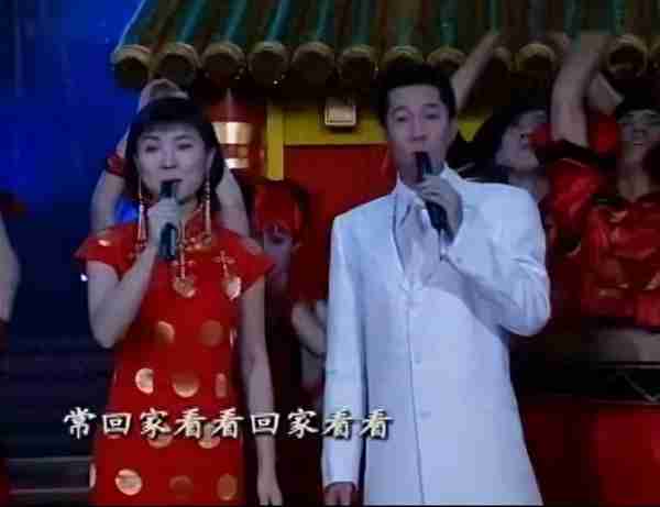 她是国家一级演员，凭春晚一曲爆红！卷走丈夫12亿，终自食恶果-第2张图片-九妖电影