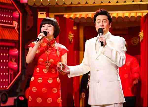 她是国家一级演员，凭春晚一曲爆红！卷走丈夫12亿，终自食恶果-第1张图片-九妖电影