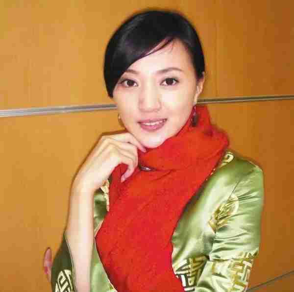 她是春晚最美女演员，曾与冯巩合作5次上春晚，今45岁依旧单身-第6张图片-九妖电影