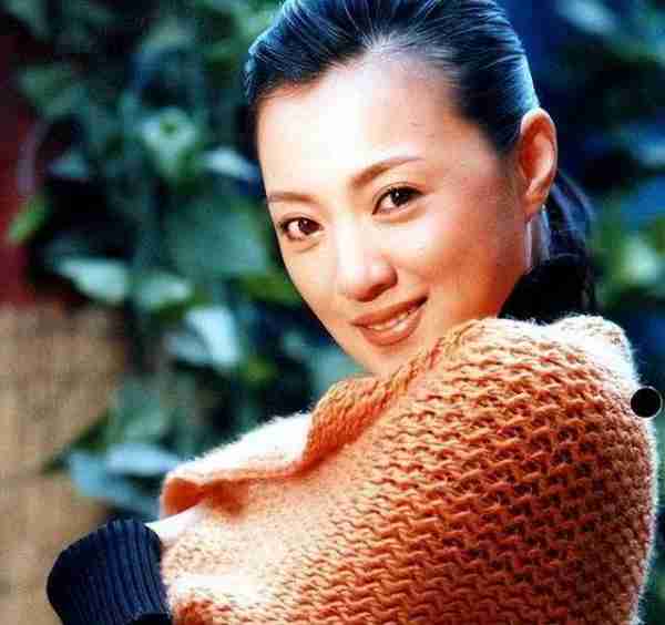 她是最悲惨女演员：5次上央视春晚，却遭同行排挤，沦落精神病院-第3张图片-九妖电影