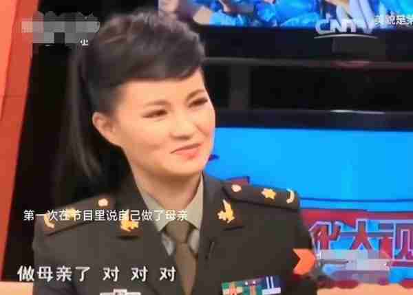 她是第一位博士级歌唱家，12次荣登春晚，丈夫身价不菲也是博士_1-第35张图片-九妖电影