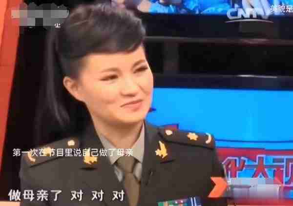 她是第一位博士级歌唱家，12次荣登春晚，丈夫身价不菲也是博士_2-第17张图片-九妖电影