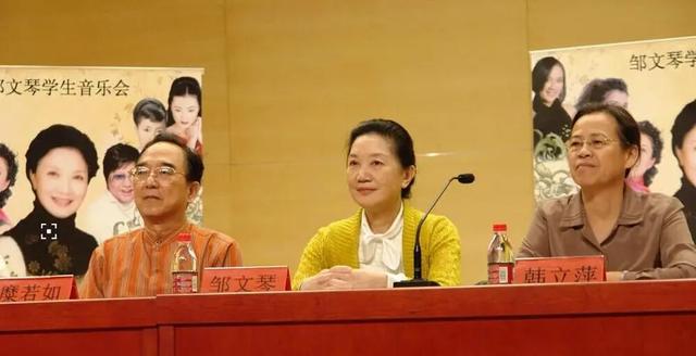 她是第一位博士级歌唱家，13次荣登春晚，丈夫身价不菲也是博士-第10张图片-九妖电影