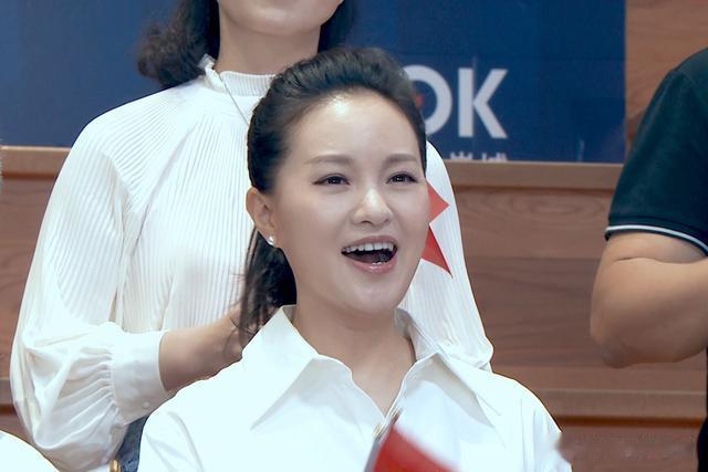 她是首位博士级歌唱家，12次荣登春晚，丈夫的身份更是深藏不露-第13张图片-九妖电影