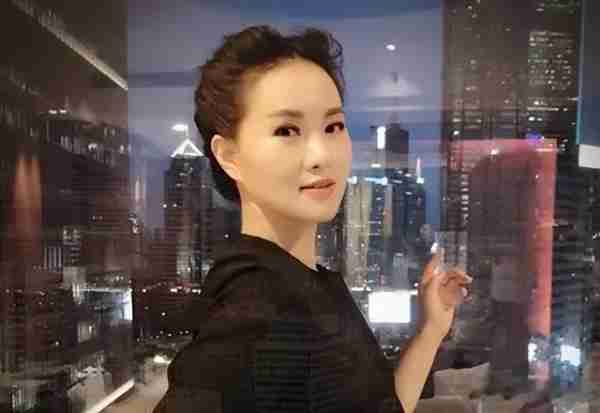 她是首位博士级歌唱家，12次荣登春晚，丈夫的身份更是深藏不露-第23张图片-九妖电影