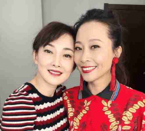 她曾5上春晚，有一生理缺陷却因此成名，丈夫去世后无奈淡出舞台_3-第13张图片-九妖电影