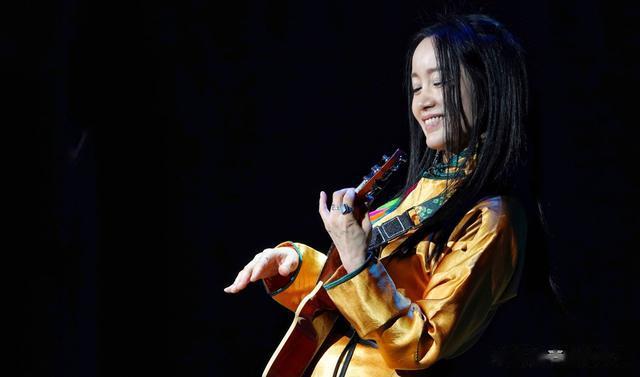 她曾5次上春晚,却被恩师欺骗流产、前途尽毁,如今55岁仍单身-第6张图片-九妖电影 她曾5次上春晚,却被恩师欺骗流产、前途尽毁,如今55岁仍单身-第6张图片-九妖电影