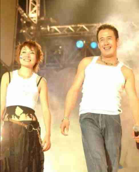 她曾5次上春晚,却被恩师欺骗流产、前途尽毁,如今55岁仍单身-第18张图片-九妖电影 她曾5次上春晚,却被恩师欺骗流产、前途尽毁,如今55岁仍单身-第18张图片-九妖电影