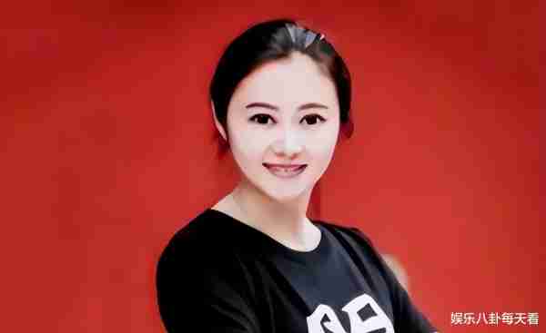 她曾是央视女主持人，离婚1年后上《非诚勿扰》相亲，1小时被富豪牵走-第1张图片-九妖电影