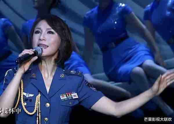 她曾红过毛阿敏，却因放鸽子被春晚拒之门外，如今54岁依然美丽_1-第13张图片-九妖电影