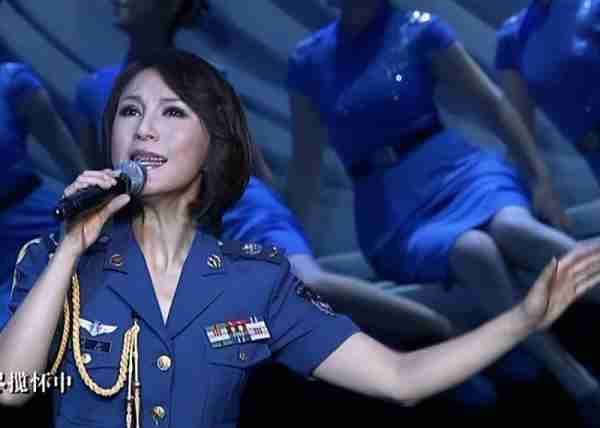 她曾红过毛阿敏，却因放鸽子被春晚拒之门外，如今54岁依然美丽_2-第8张图片-九妖电影