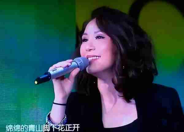 她曾红过毛阿敏，却因放鸽子被春晚拒之门外，如今54岁依然美丽_2-第12张图片-九妖电影