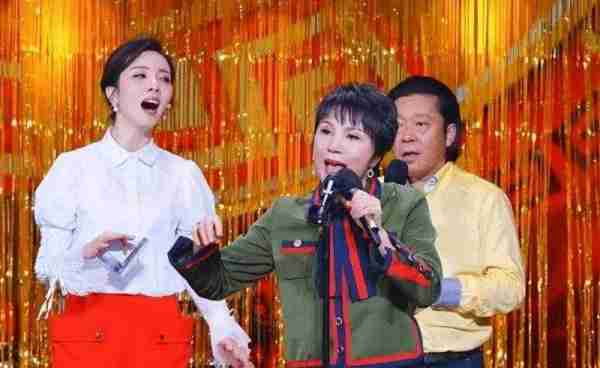 她曾红过毛阿敏，却因放鸽子被春晚拒之门外，如今54岁依然美丽_2-第37张图片-九妖电影