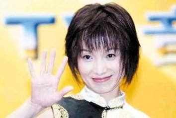 她曾连登春晚4次,被恩师欺骗堕胎、前途尽毁,如今55岁仍没人要-第15张图片-九妖电影 她曾连登春晚4次,被恩师欺骗堕胎、前途尽毁,如今55岁仍没人要-第15张图片-九妖电影