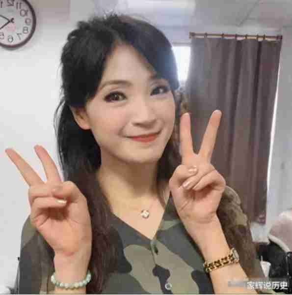 她自称56岁仍是处女，和星爷合作过，上过春晚，经历却特别坎坷-第24张图片-九妖电影