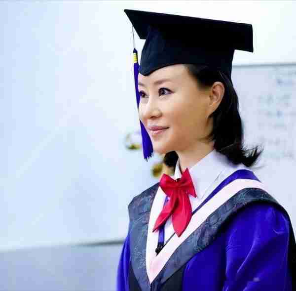 她被称为民歌女王，9登春晚，历经万难，如今47岁仍孤身一人-第7张图片-九妖电影