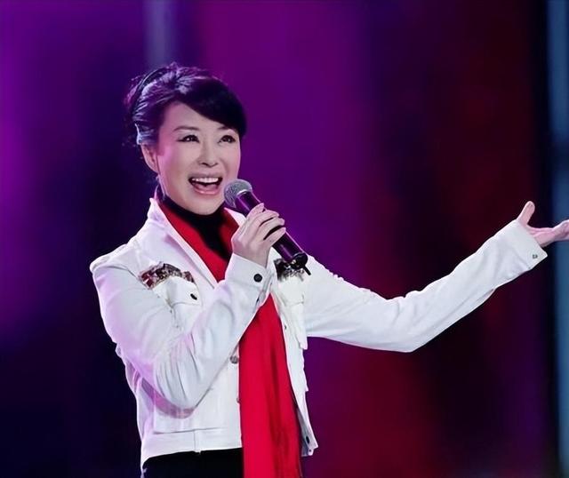 她被称为民歌女王，9登春晚，恋上大37岁上司，今47岁仍孑然一身-第7张图片-九妖电影